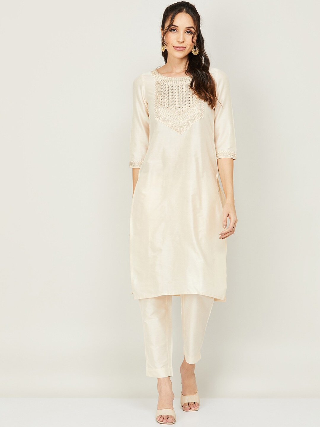 

Melange by Lifestyle Ethnic Motif Embroidered Sequinned Kurta With Trousers, Off white