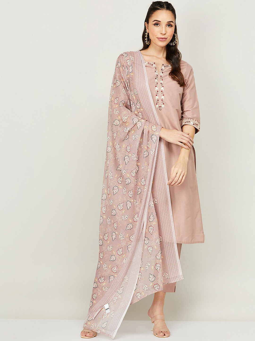 

Melange by Lifestyle Floral Yoke Design Kurta With Trousers & Dupatta, Pink