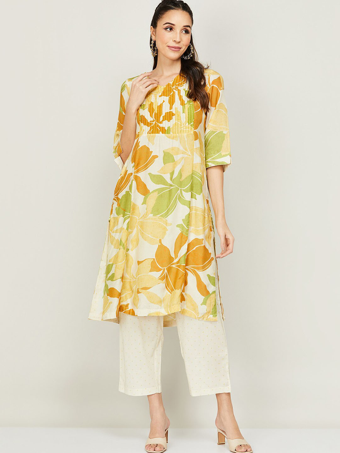 

Melange by Lifestyle Floral Printed Kurta With Palazzos, Yellow