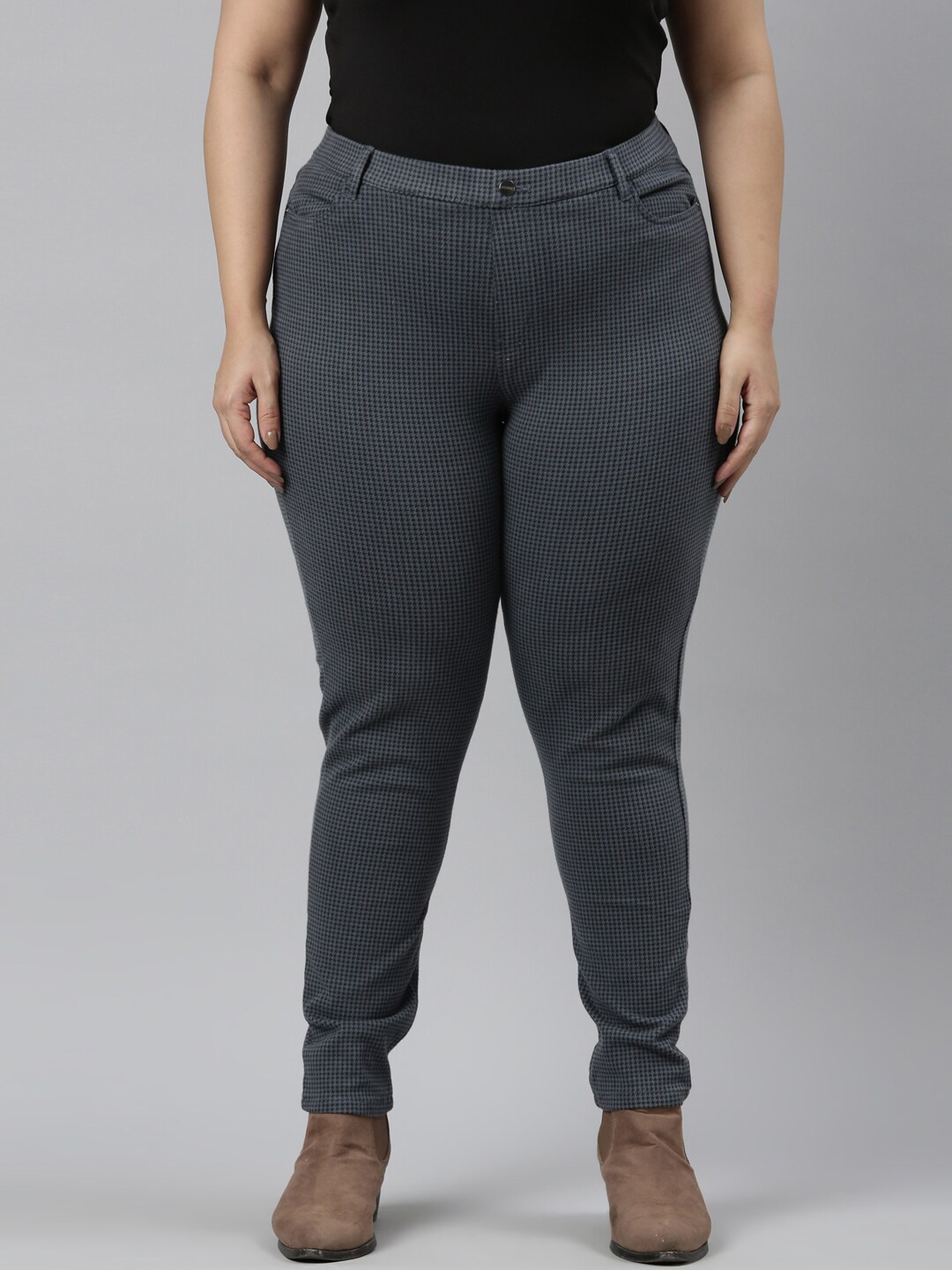 

Go Colors Women Plus Size Printed Slim Fit Mid-Rise Jeggings, Black