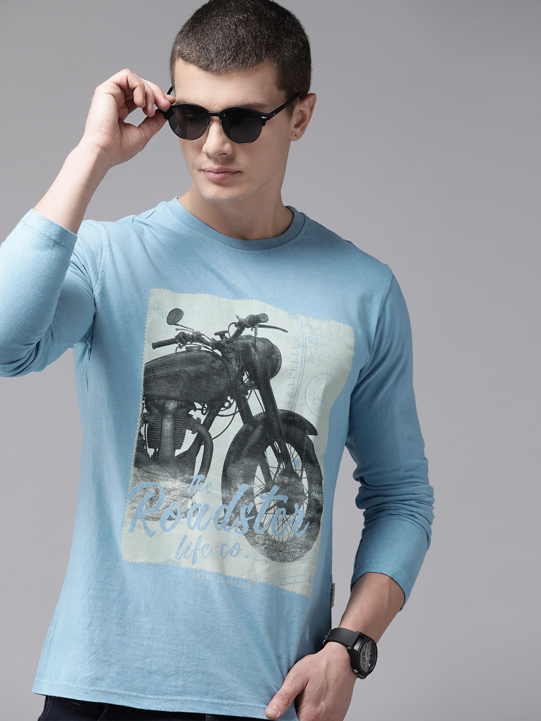 

Roadster Men Graphic Printed Pure Cotton T-shirt, Blue