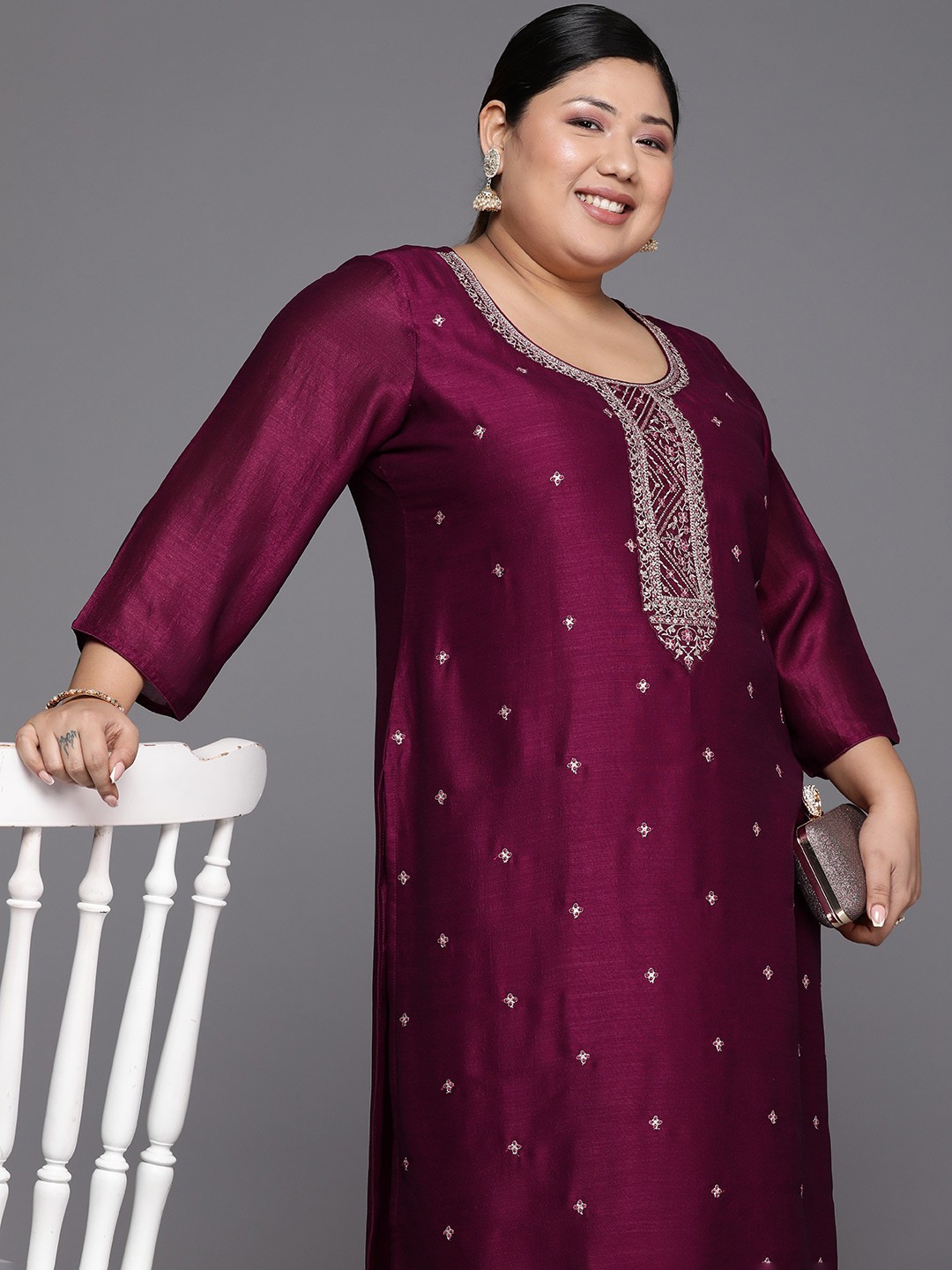 

EXTRA LOVE BY LIBAS Plus Size Women Floral Embroidered Kurta, Maroon