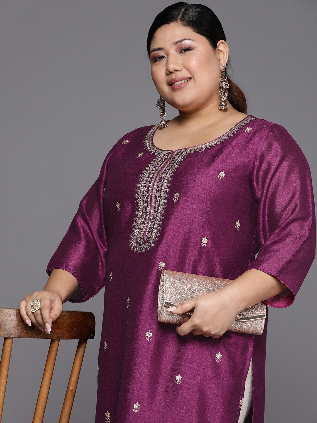 

EXTRA LOVE BY LIBAS Women Purple Floral Embroidered Kurta