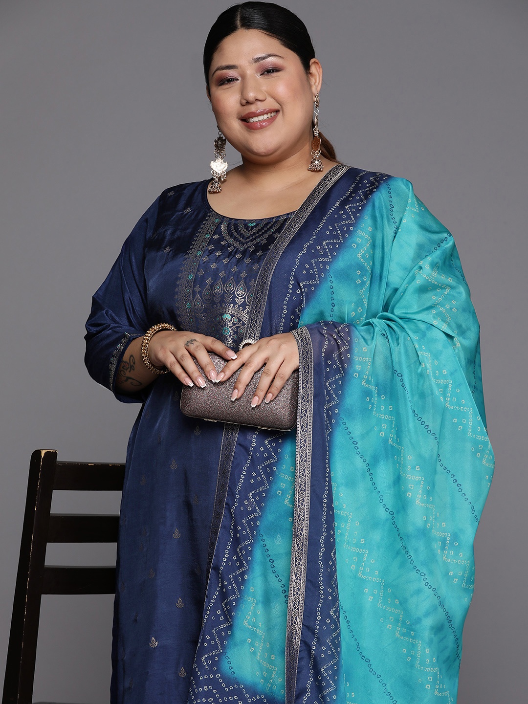 

EXTRA LOVE BY LIBAS Women Blue Floral Regular Kurta with Trousers & With Dupatta