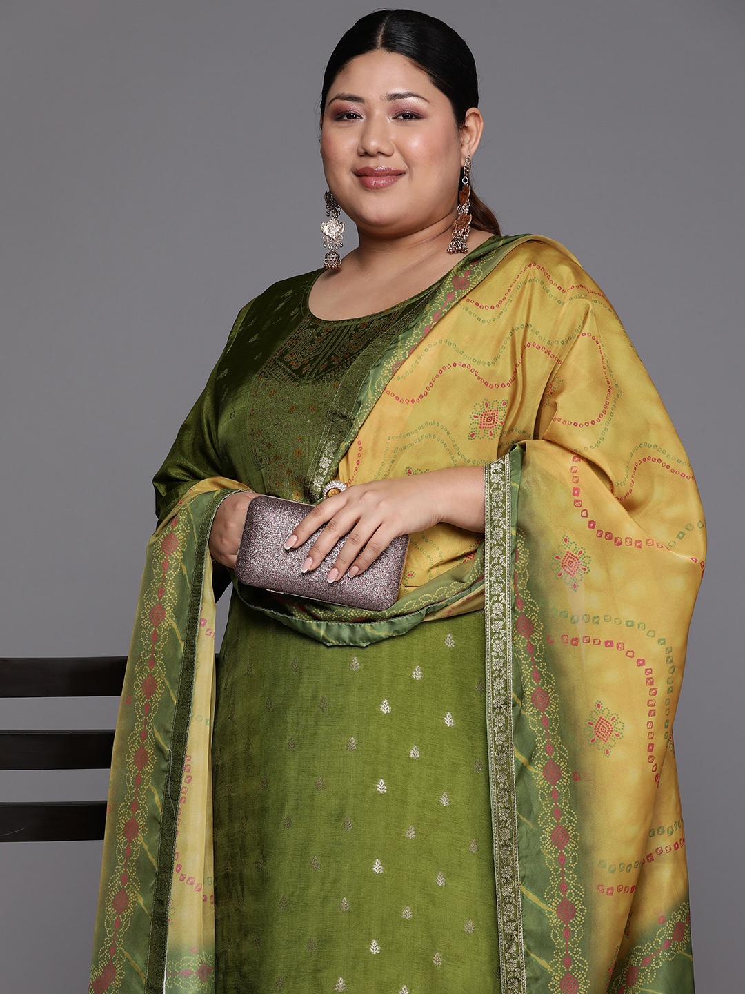 

EXTRA LOVE BY LIBAS Women Green Floral Regular Kurta with Trousers & With Dupatta