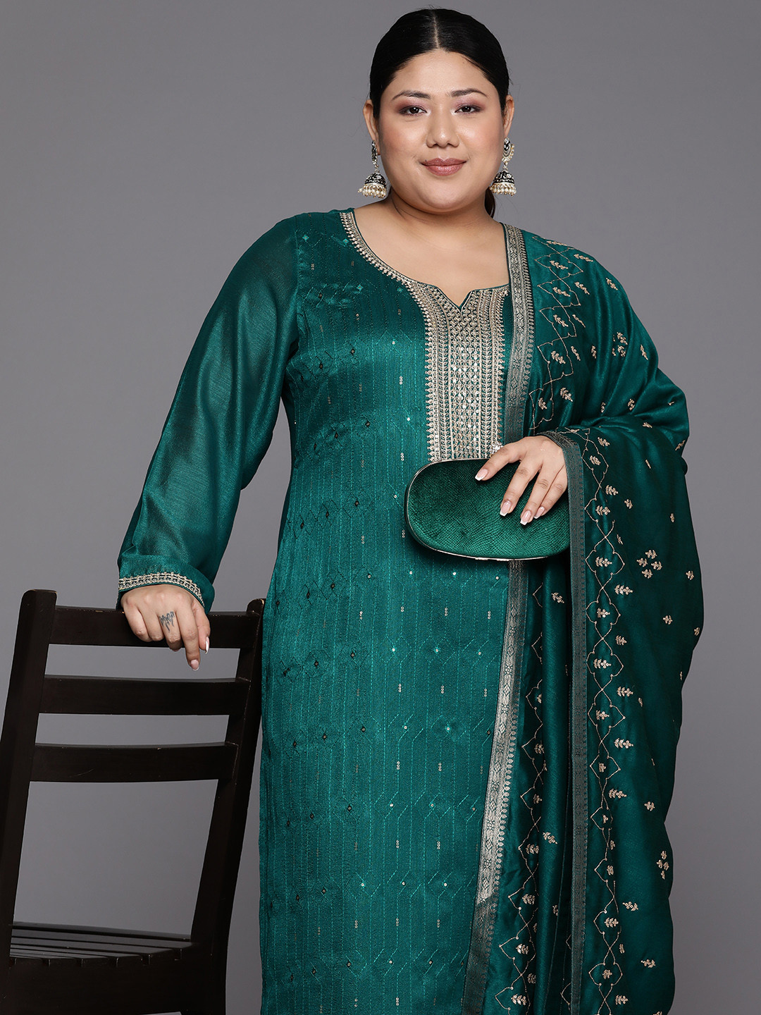 

EXTRA LOVE BY LIBAS Women Teal Floral Embroidered Regular Kurta with Trousers & With Dupatta