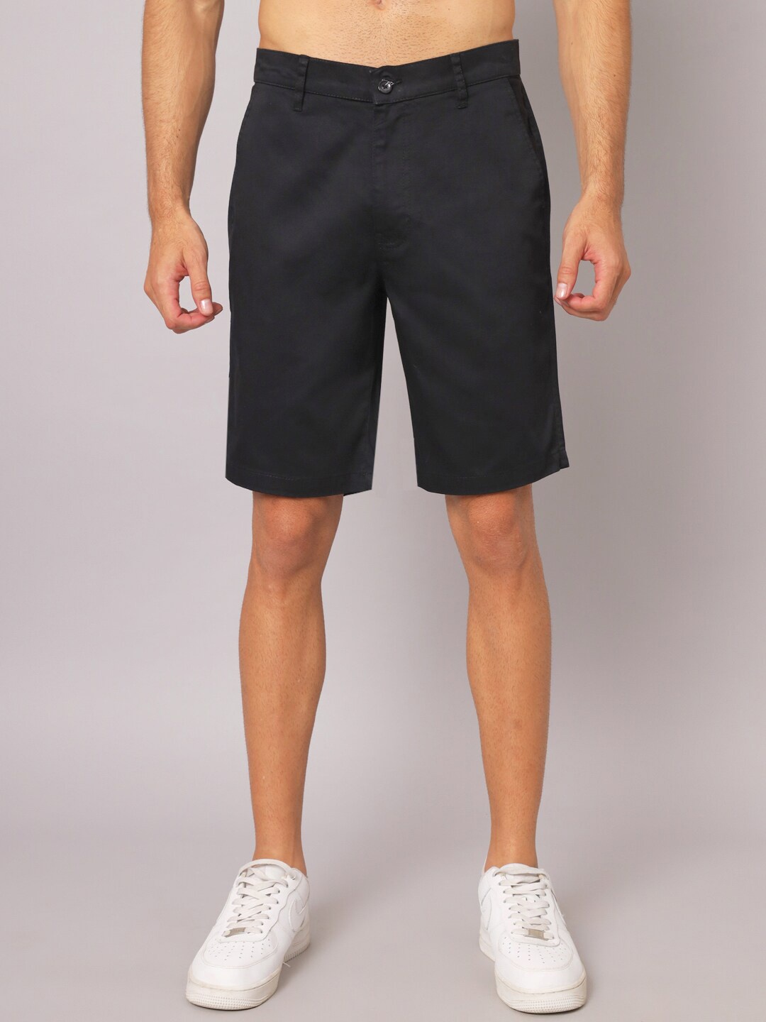 

PEPPYZONE Men Mid-Rise Knee Length Cotton Chino Shorts, Black