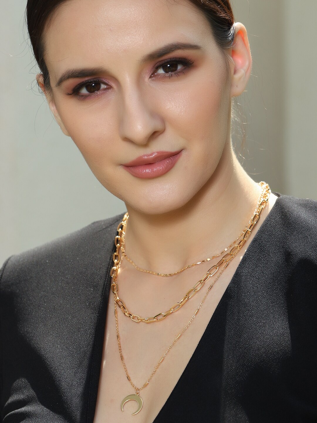 

Rubans Voguish Gold-Plated Layered Jewellery Set