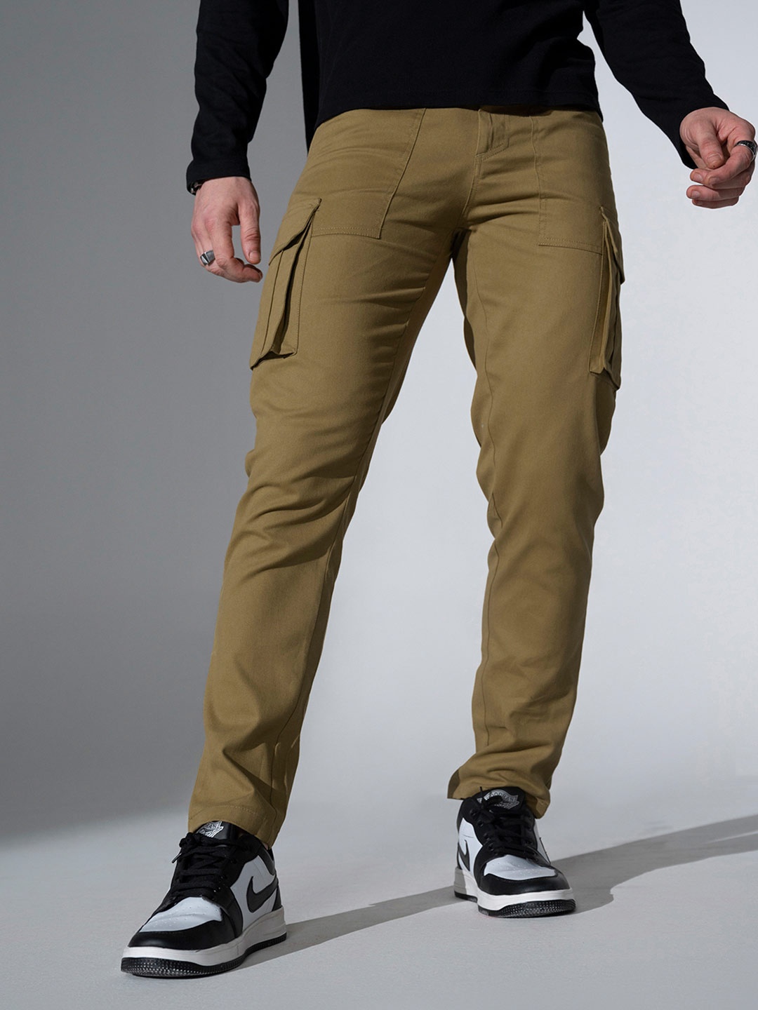 

Hubberholme Men Smart Mid Rise Easy Wash Pure Cotton Slim Fit Cargos Trousers, Khaki