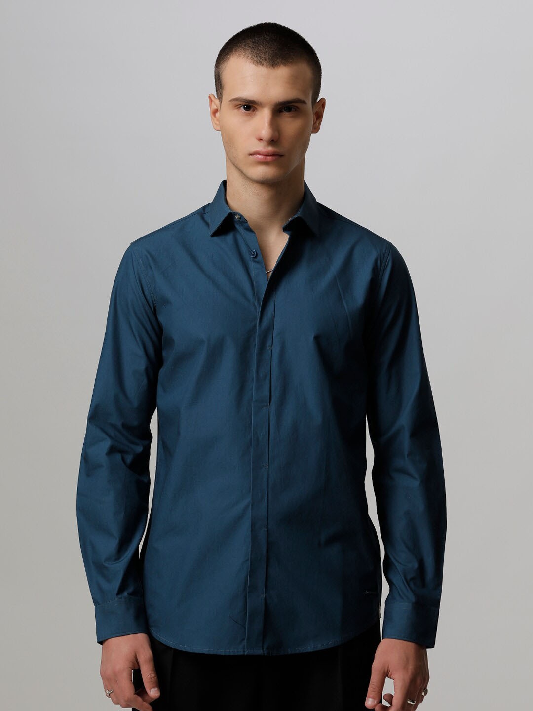 

THE BEAR HOUSE Slim Fit Opaque Formal Pure Cotton Shirt With Concealed Button Placket, Navy blue