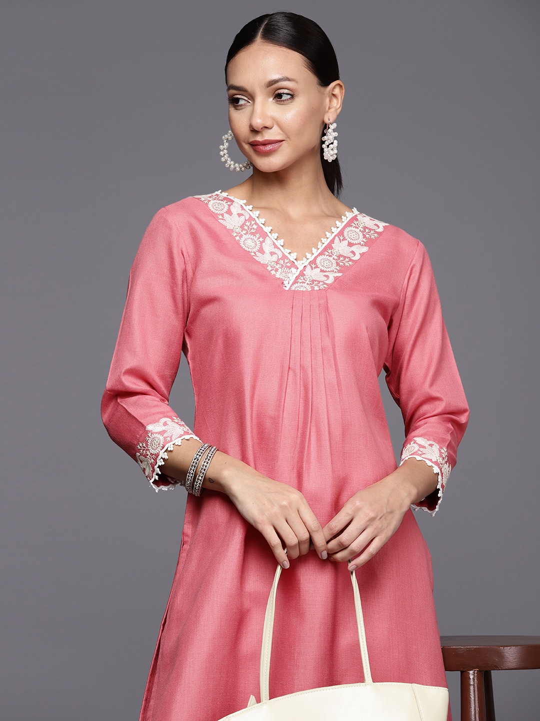 

MASSTANI BY INDDUS Women Floral Yoke Design Regular Thread Work Kurta with Trousers, Pink