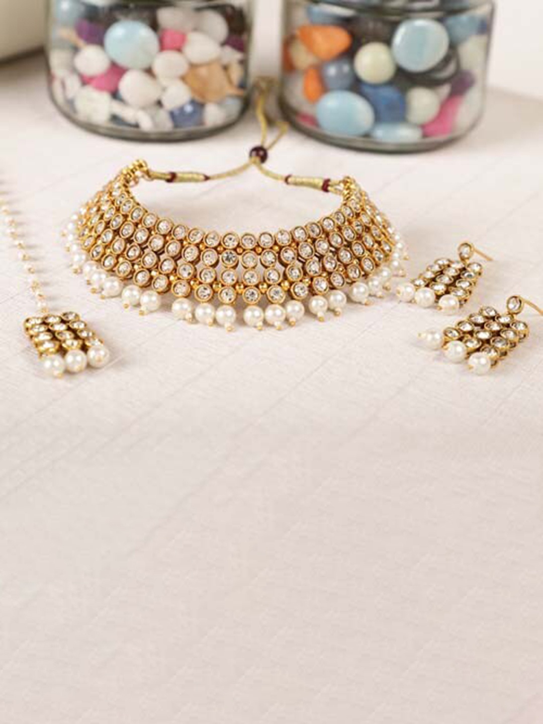 

STEORRA JEWELS Gold-Plated Kundan Studded & Beaded Necklace Set With Maang Tikka