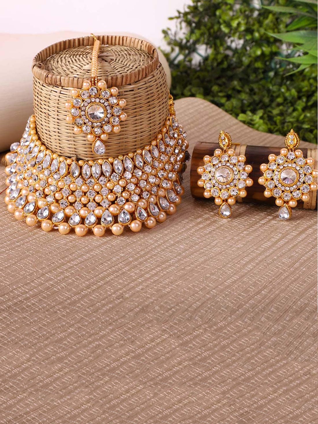

STEORRA JEWELS Gold-Plated Kundan Studded & Beaded Jewellery Set