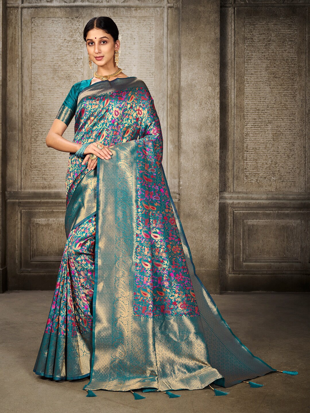 

GAJARAI Floral Woven Design Zari Art Silk Banarasi Saree, Turquoise blue