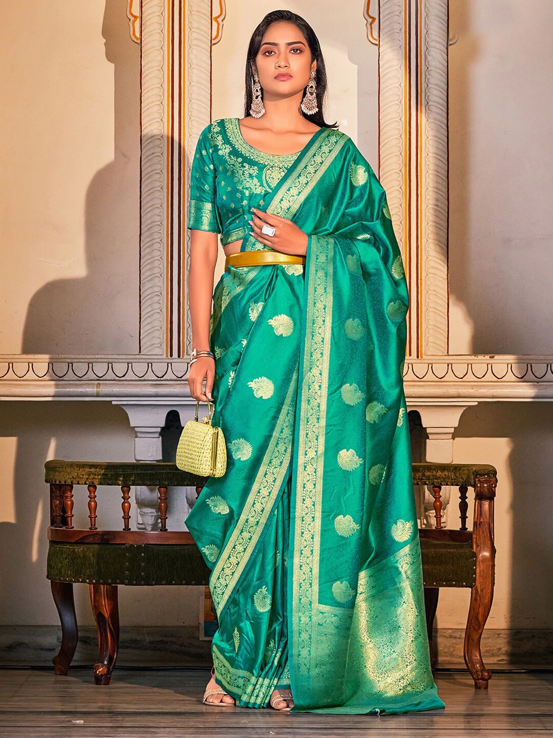 

Satrani Ethnic Motif Art Silk Banarasi Zari Saree, Green
