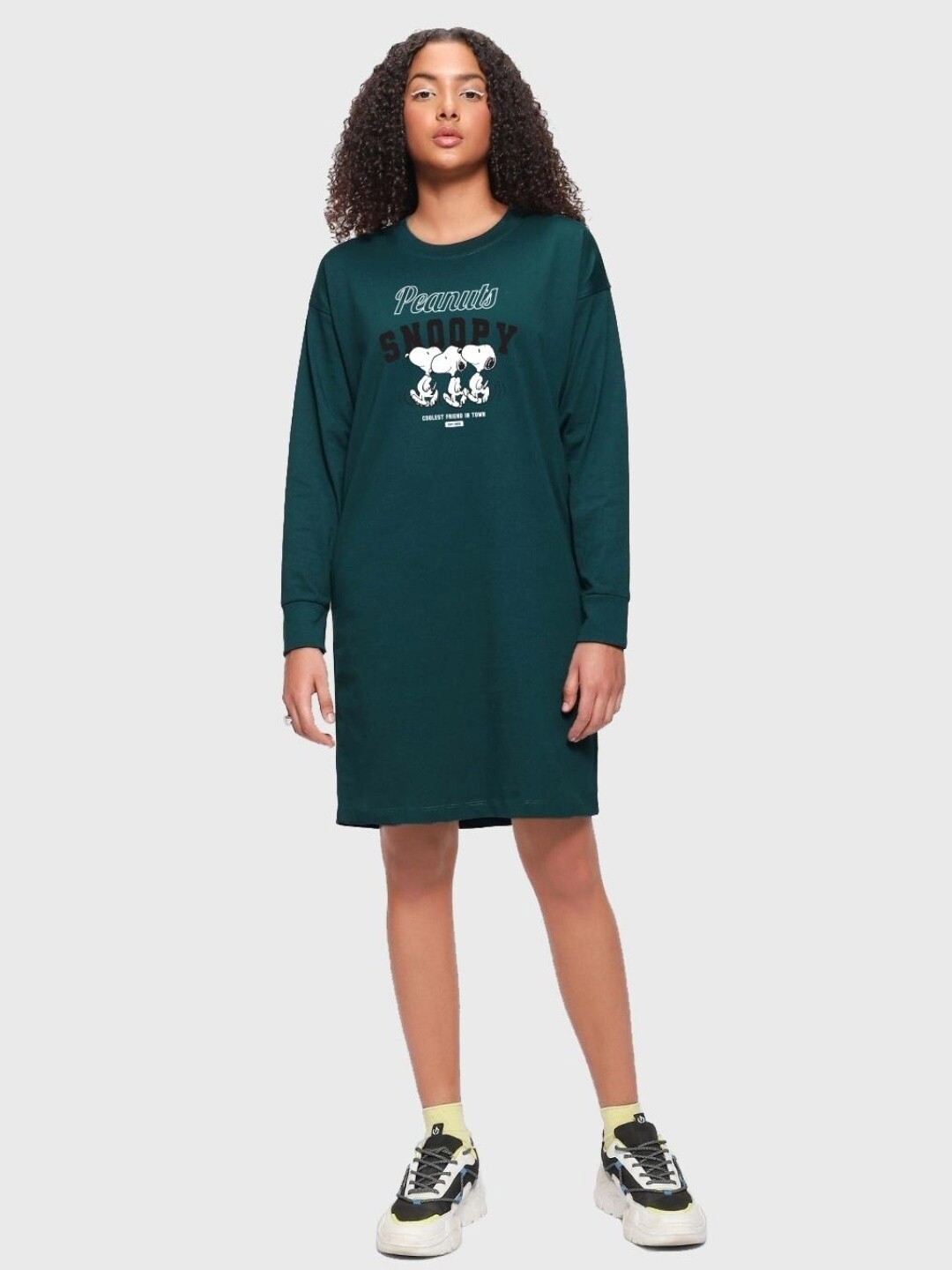 

Bewakoof X The Peanuts Snoopy Illusion Graphic Printed Oversized Dress, Green