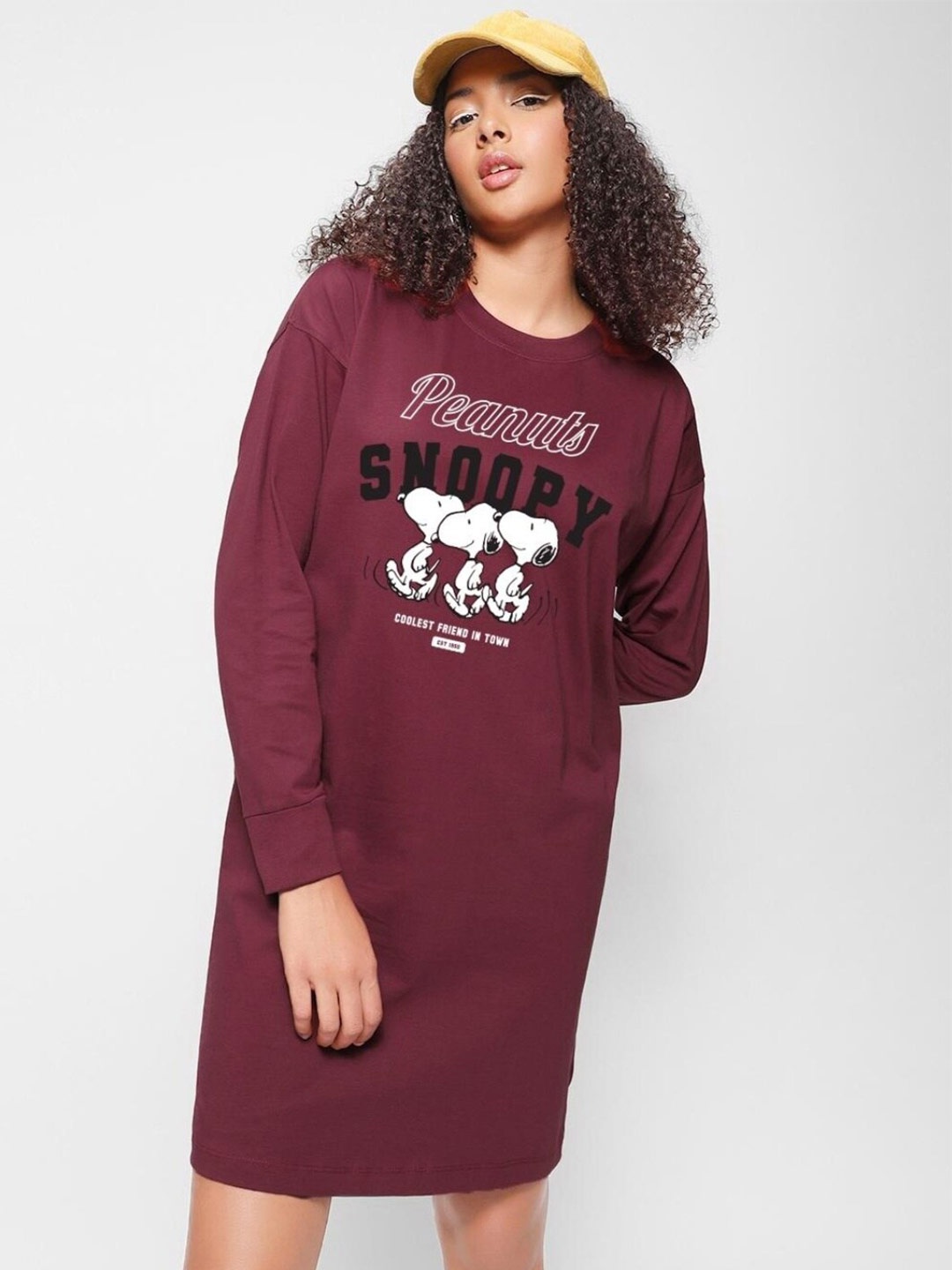 

Bewakoof X The Peanuts Snoopy Illusion Graphic Printed Oversized Dress, Maroon