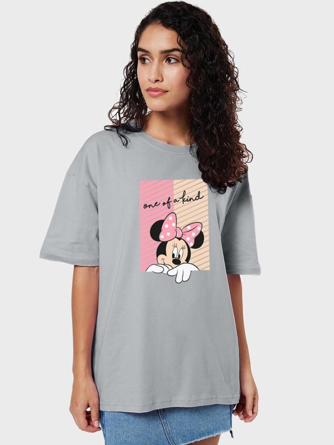 

Bewakoof Minnie Mouse Printed Drop-Shoulder Sleeves Oversize Cotton T-shirt, Grey