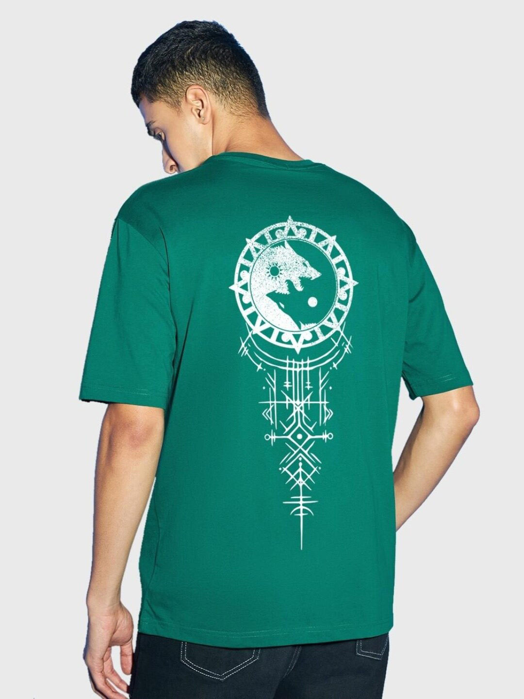 

Bewakoof Graphic Printed Loose Cotton T-shirt, Green
