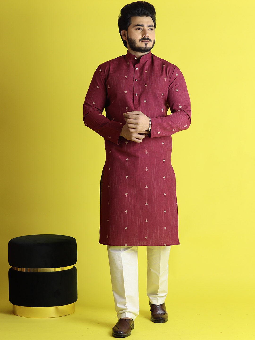 

Tibra Collection Band Collar Woven Design Kurta with Pyjamas, Maroon