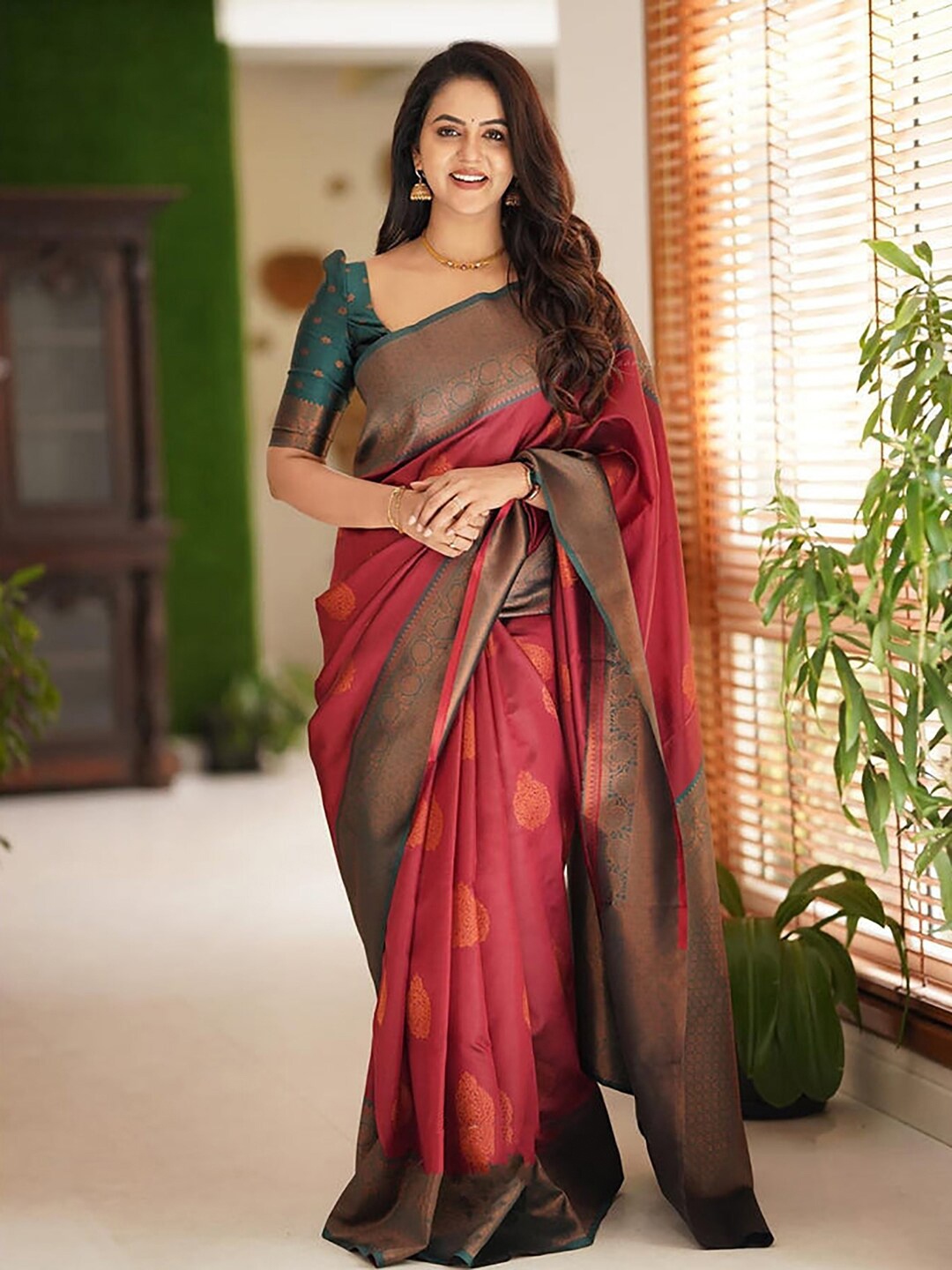 

KALINI Ethnic Motif Woven Design Zari Kanjeevaram Saree, Maroon