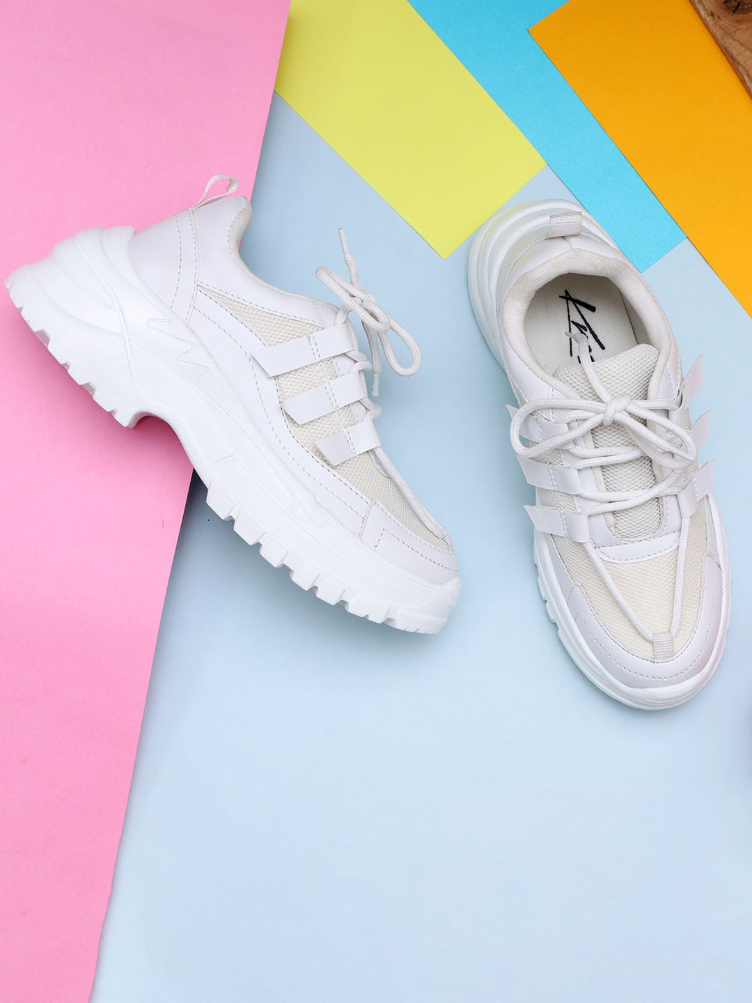 

knoos Women Woven Design Sneakers, White