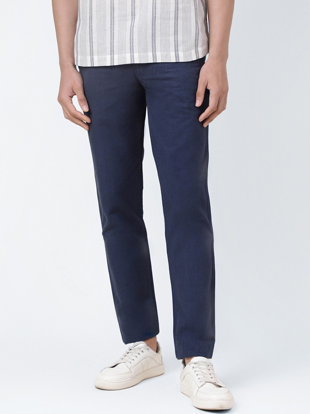 

Fabindia Men Slim Fit Mid-Rise Cotton Trousers, Navy blue