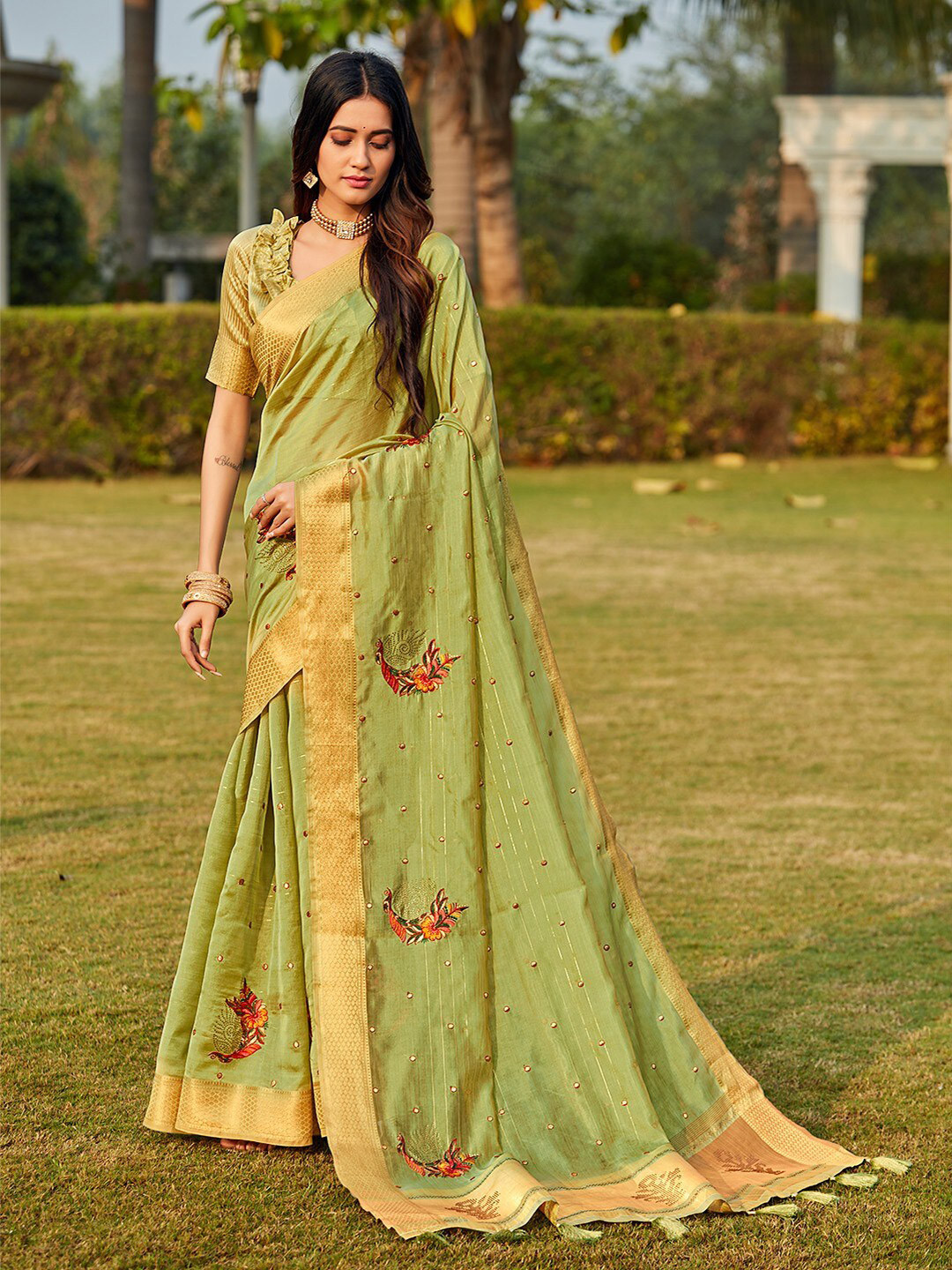 

Mitera Ethnic Motifs Embroidered Mirror Work Organza Saree, Green