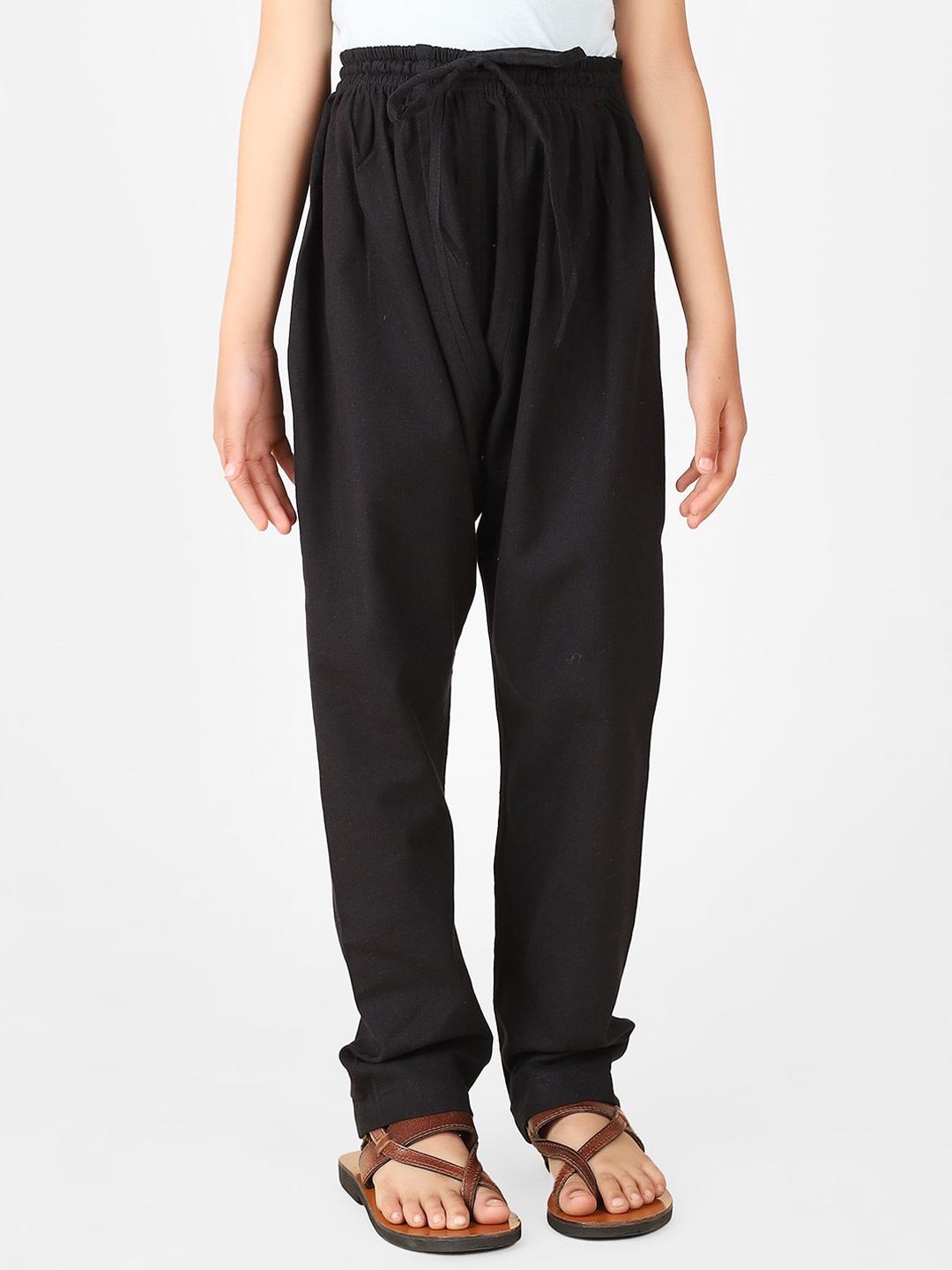 

Fabindia Boys Mid-Rise Cotton Pyjamas, Black