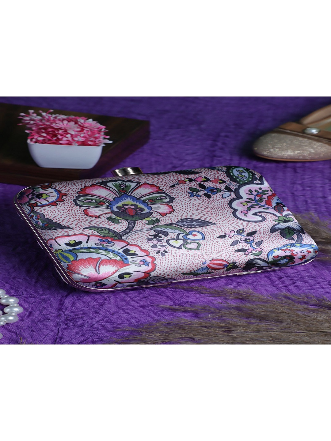 

Swisni Printed Box Clutch, Peach