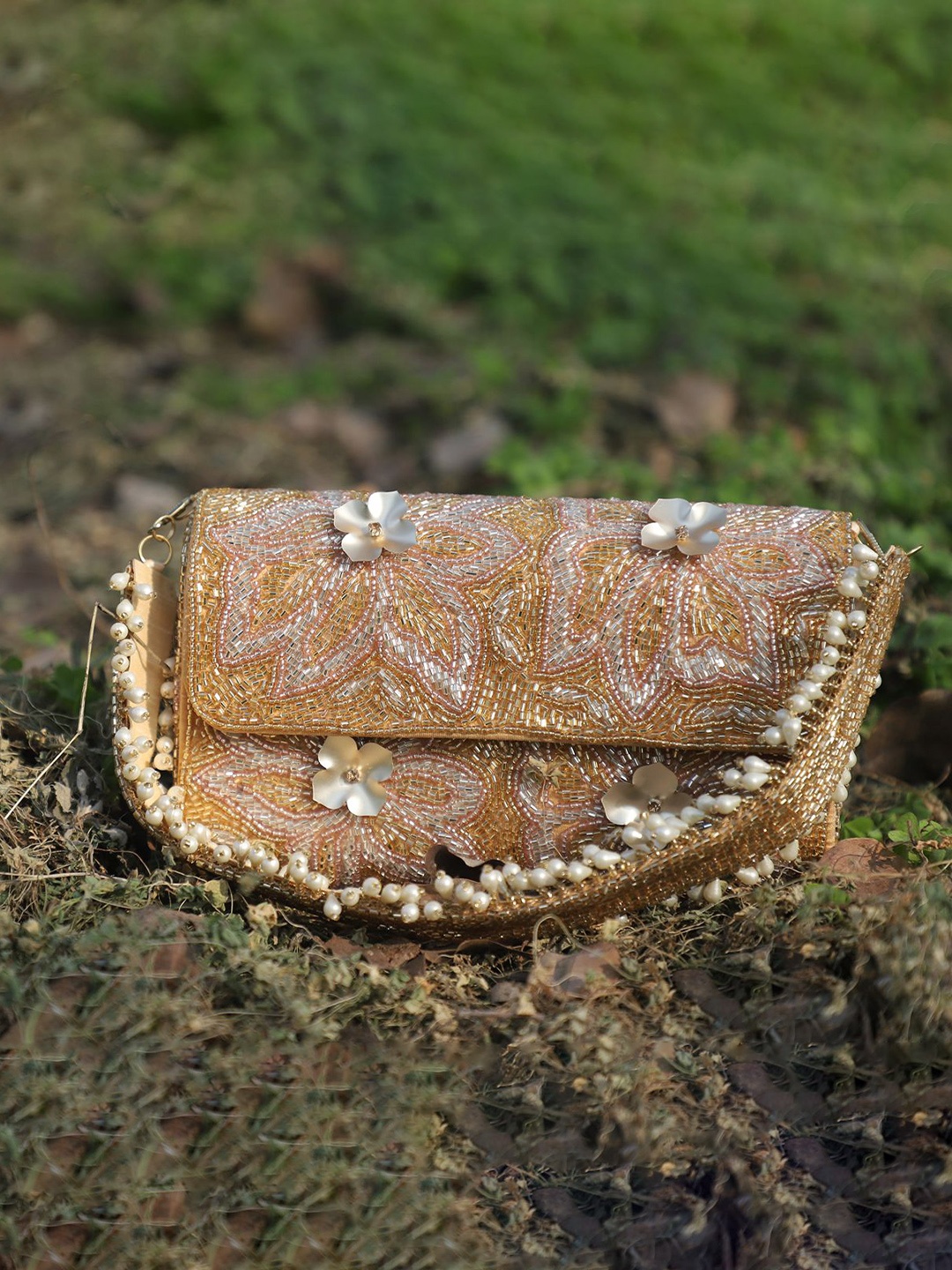 

Swisni Embellished Envelope Clutch, Gold