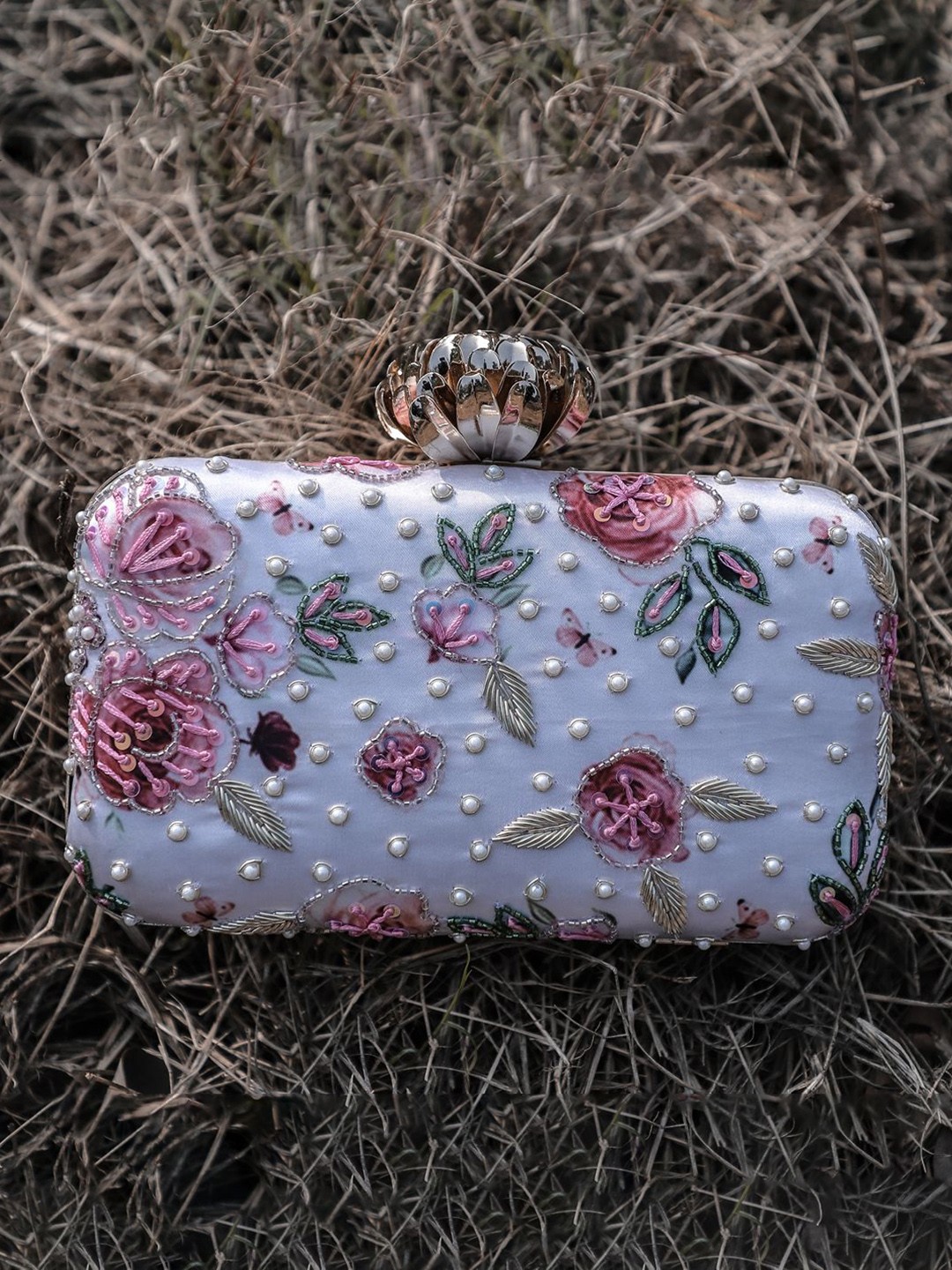 

Swisni Women Embellished Fabric Box Clutch, White