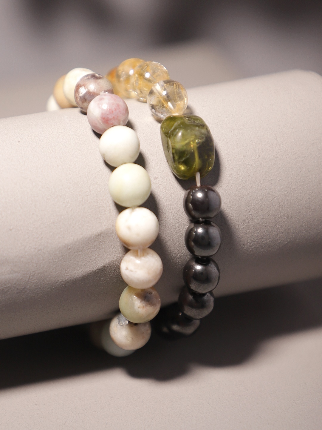 

TAG 7 Set Of 2 Natural Stone Crystals Bracelet, White