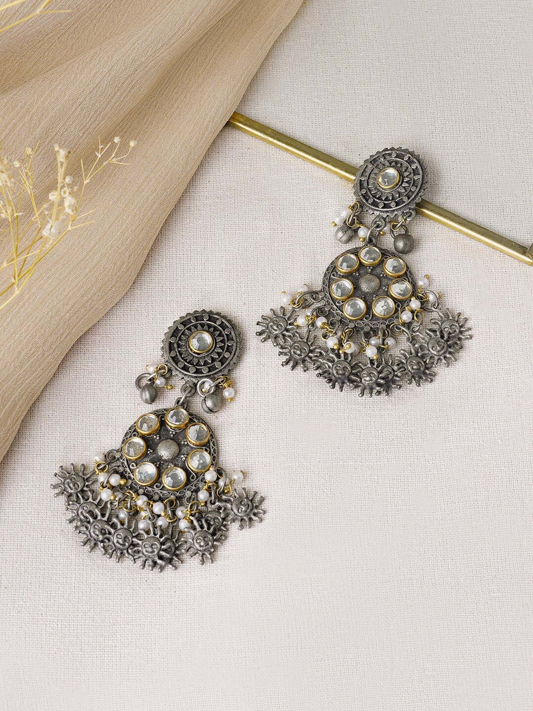 

TEEJH Silver-Plated Oxidised Contemporary Drop Earrings