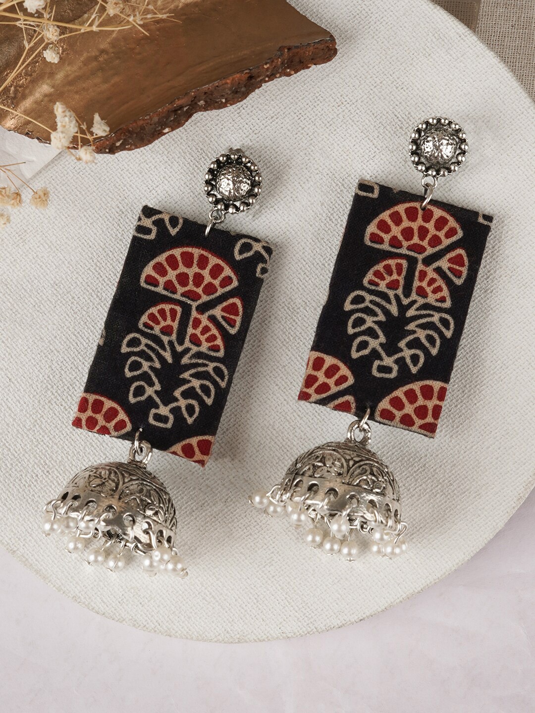 

TEEJH Silver-Plated Beaded Jhumkas Earrings