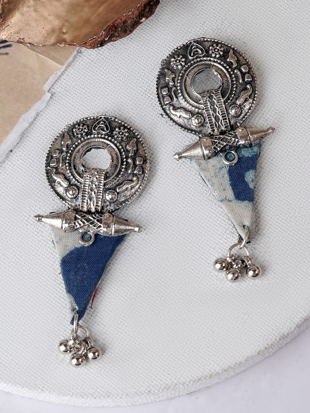 

TEEJH Silver-Plated Oxidised Contemporary Drop Earrings
