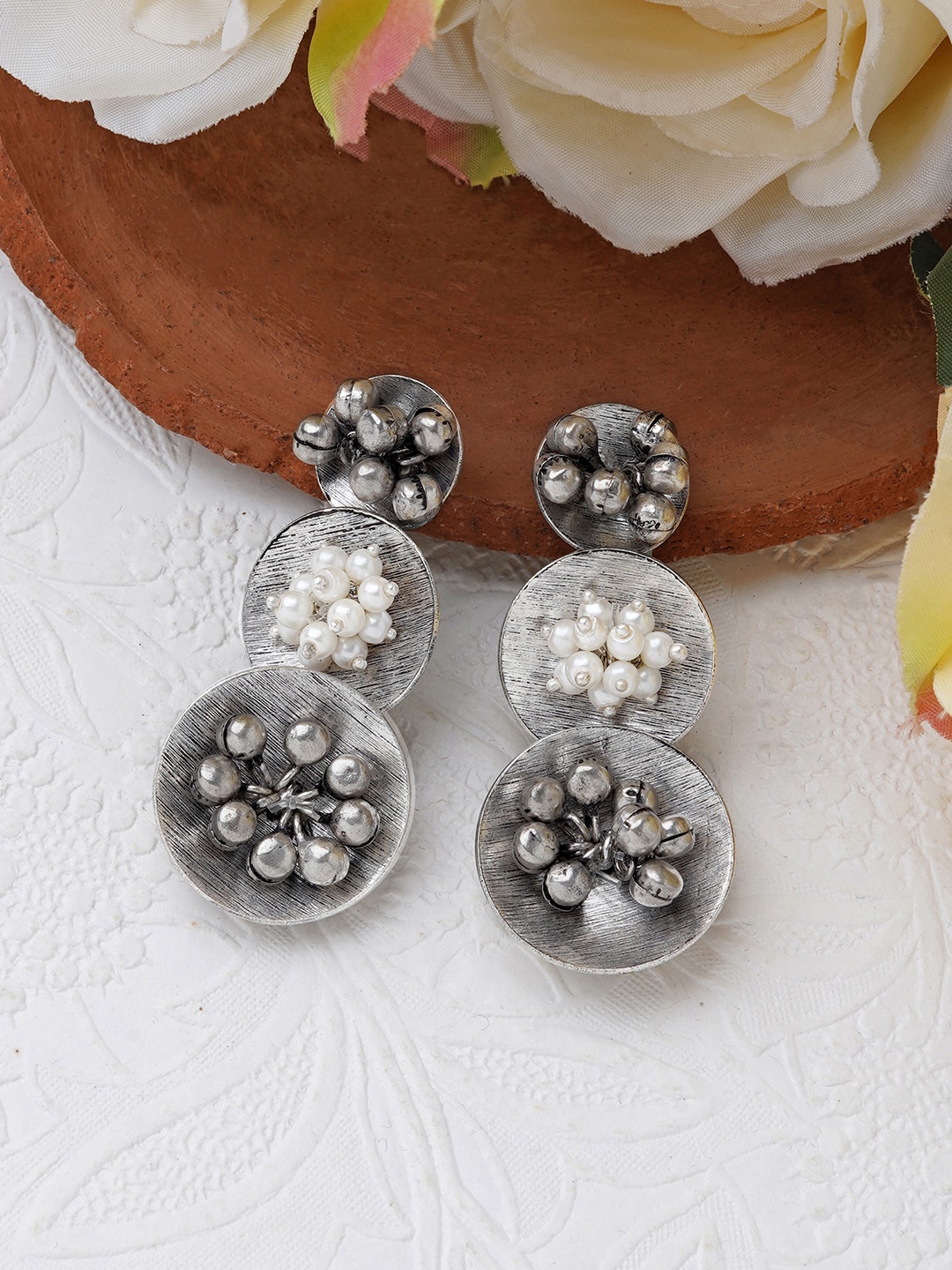 

TEEJH Silver-Plated Contemporary Oxidised Pearl Beaded Drop Earrings