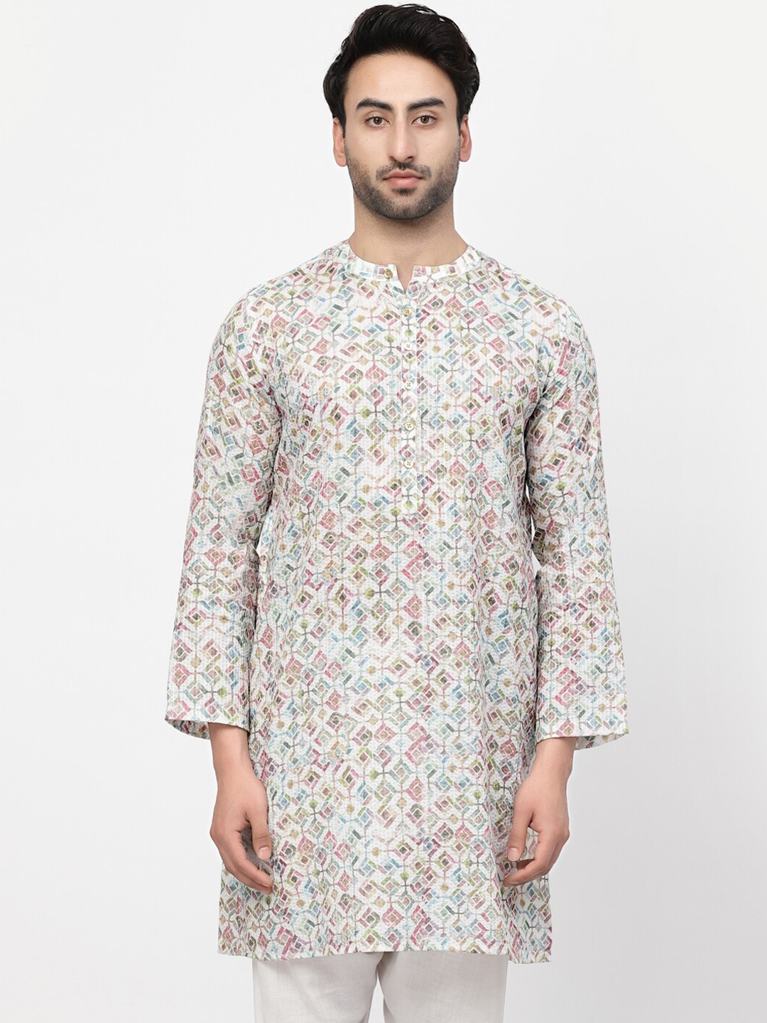 

LELA Geometric Printed Mandarin Neck Sequins Detail Kurta, White