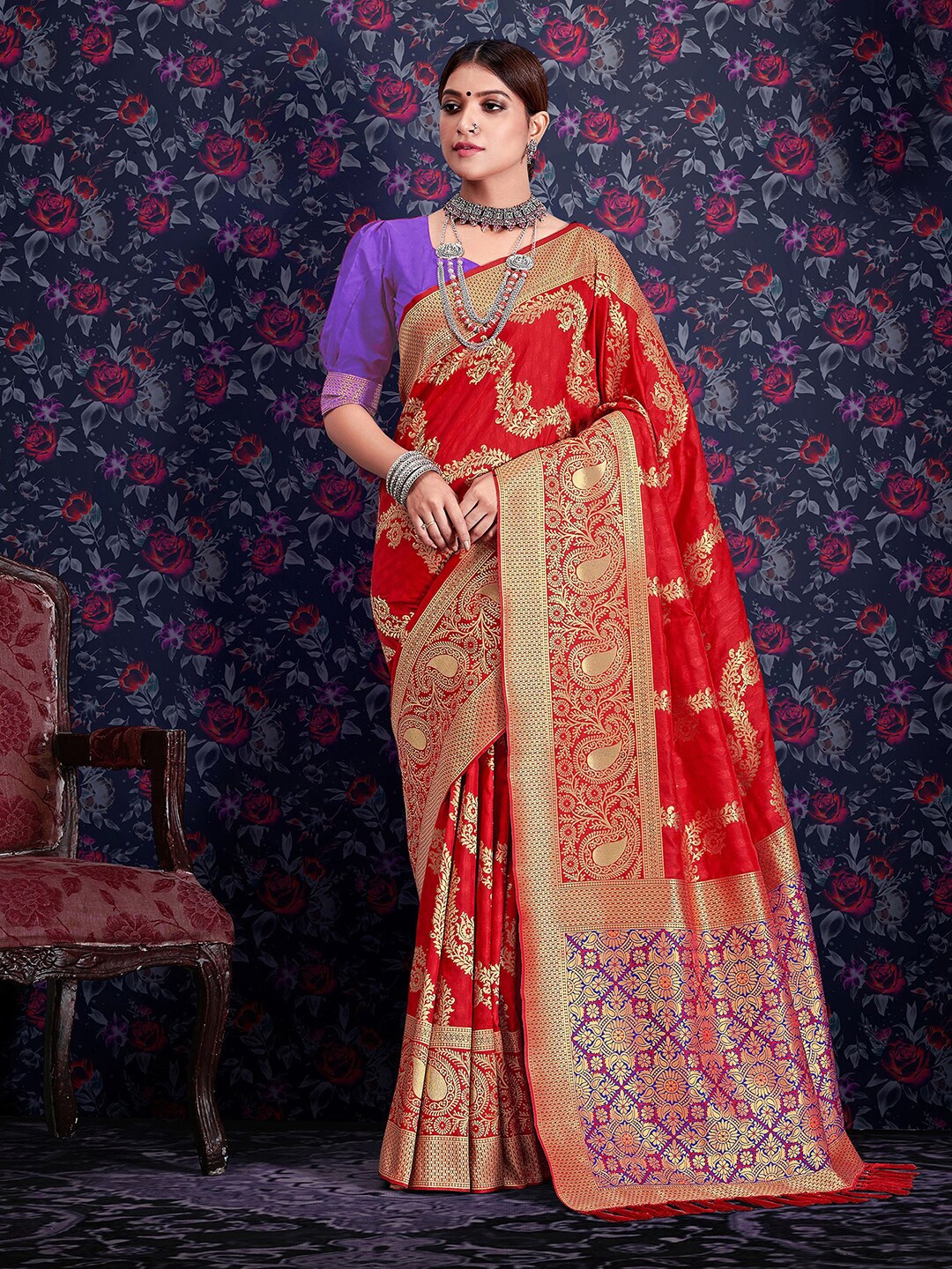 

Satrani Ethnic Motif Woven Design Zari Banarasi Saree, Red