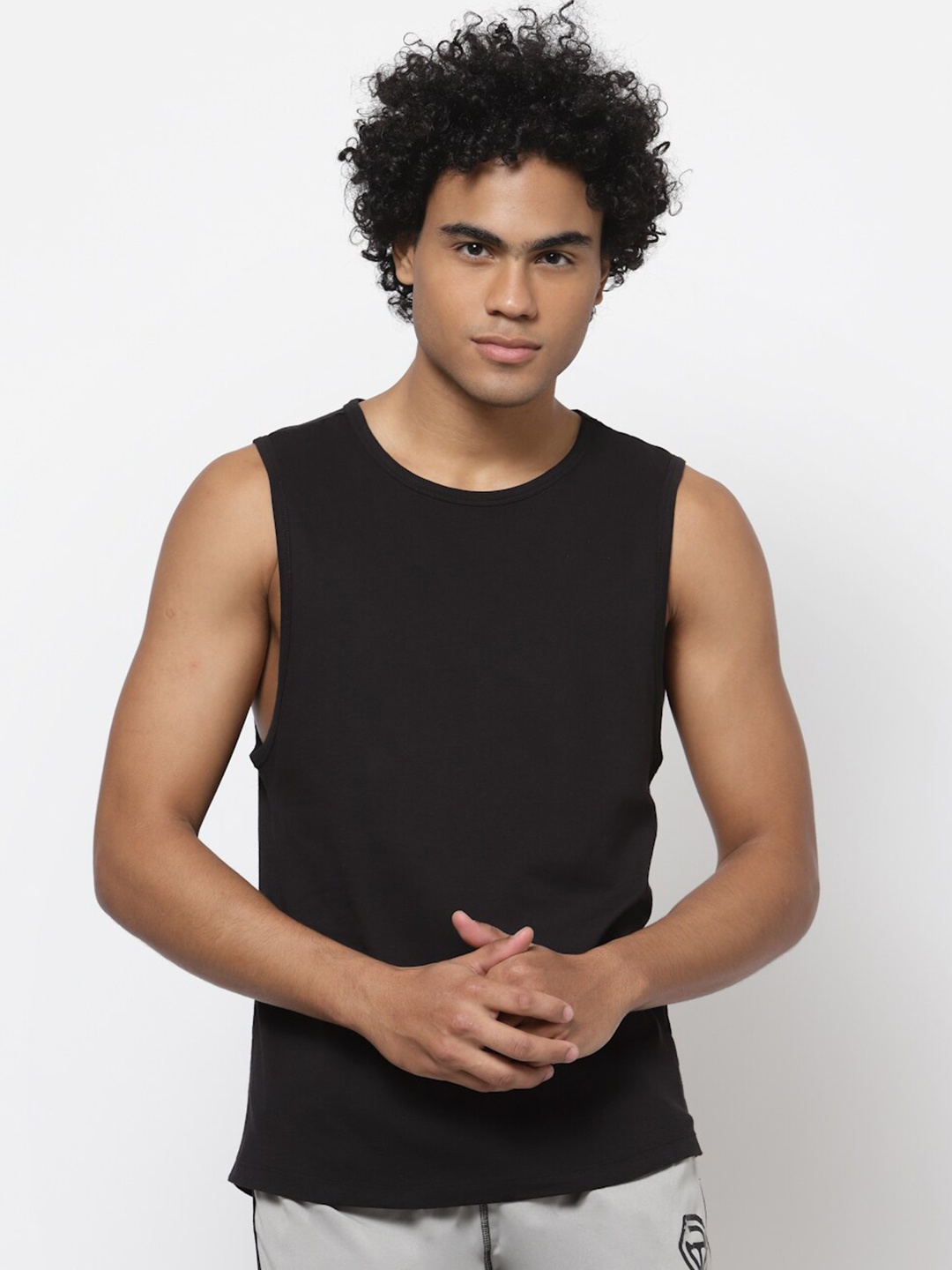 

YOONOY Round Neck Sleeveless Training or Gym Relaxed Fit Sports T-shirt, Black