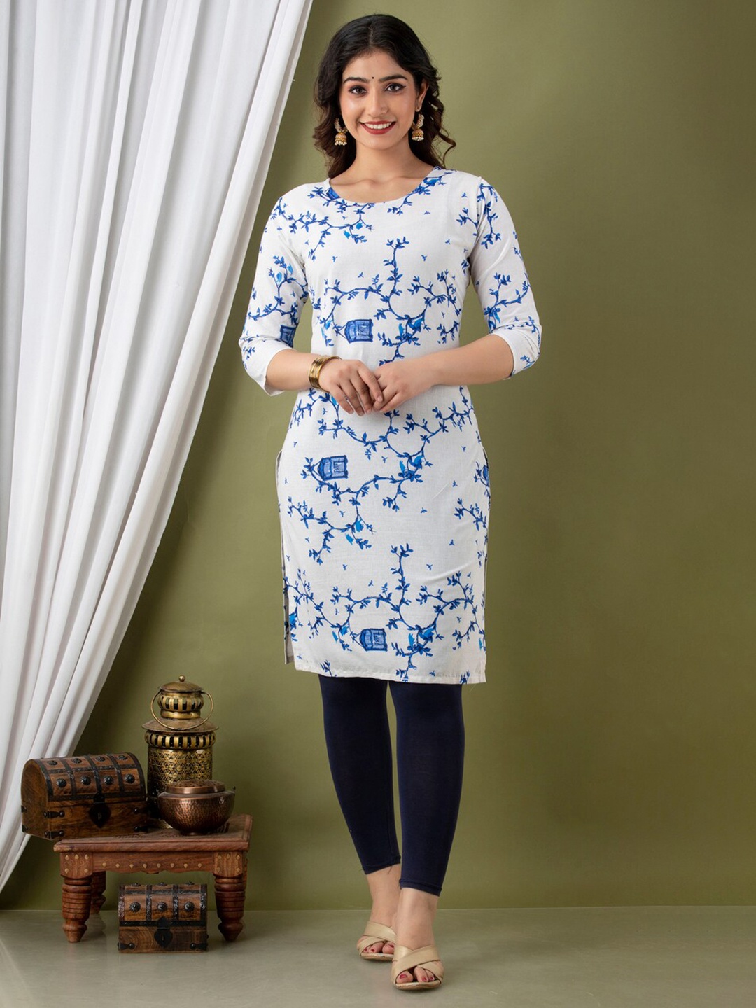 

SURHI Floral Printed Round Neck Kurta, White