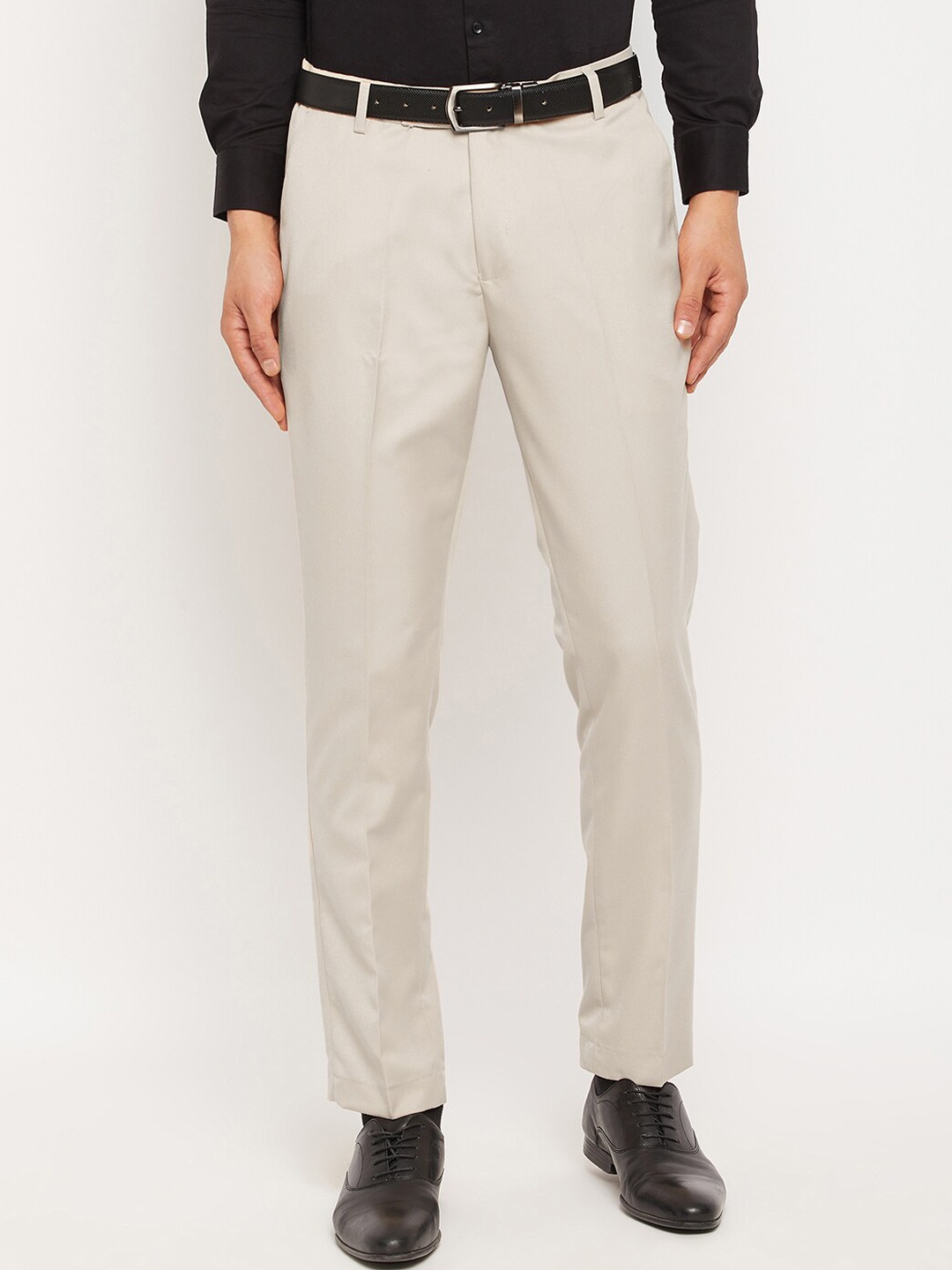 

VEI SASTRE Men Mid-Rise Plain Smart Fit Formal Trousers, Cream