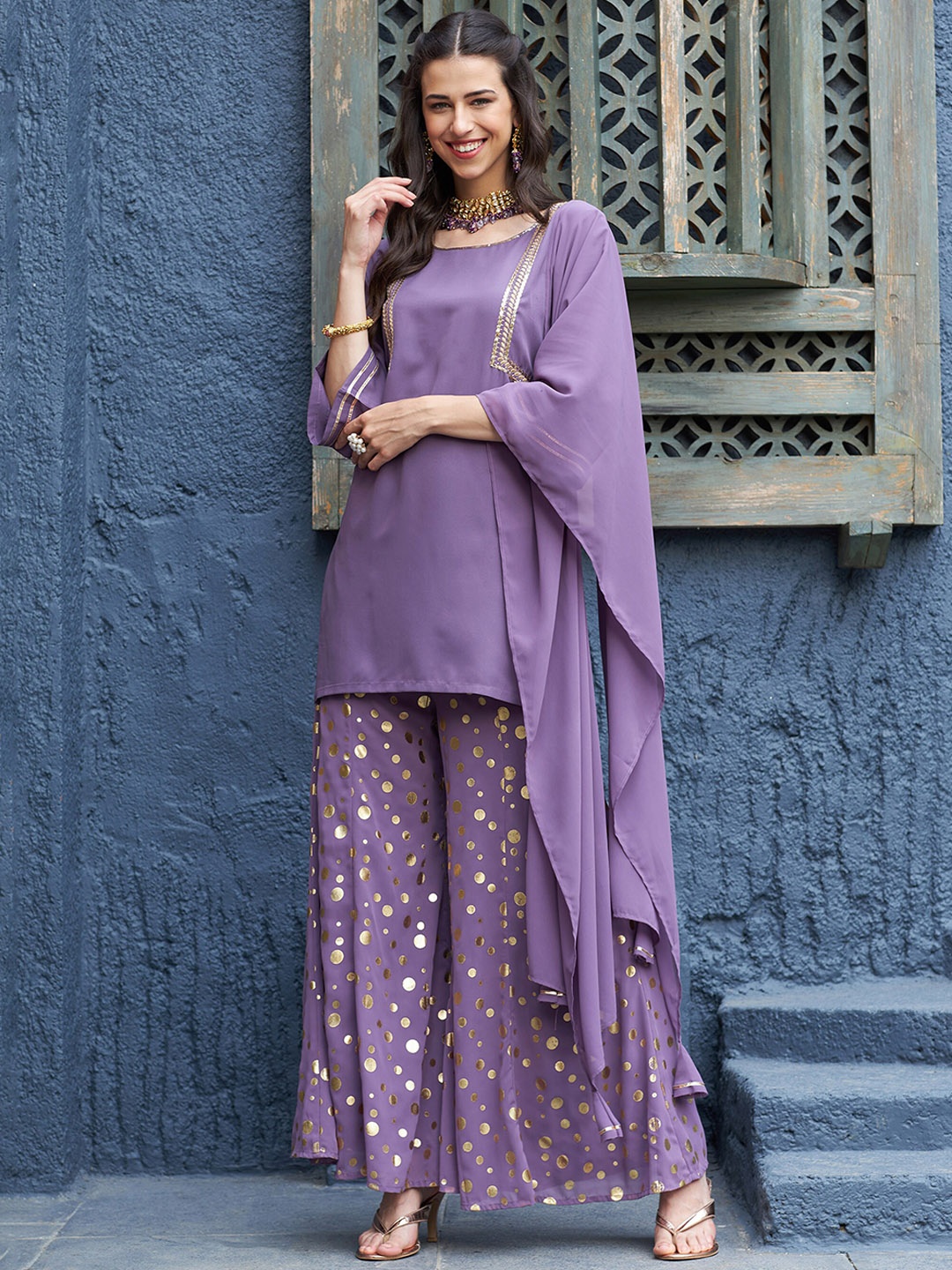 

Shae by SASSAFRAS Embroidered Regular Gotta Patti Kurta With Palazzos & Dupatta, Lavender