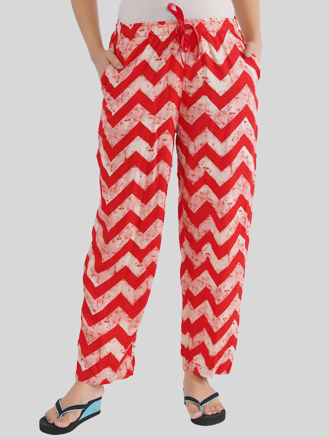 

Style Shoes Women Printed Mid-Rise Lounge Pants, Red