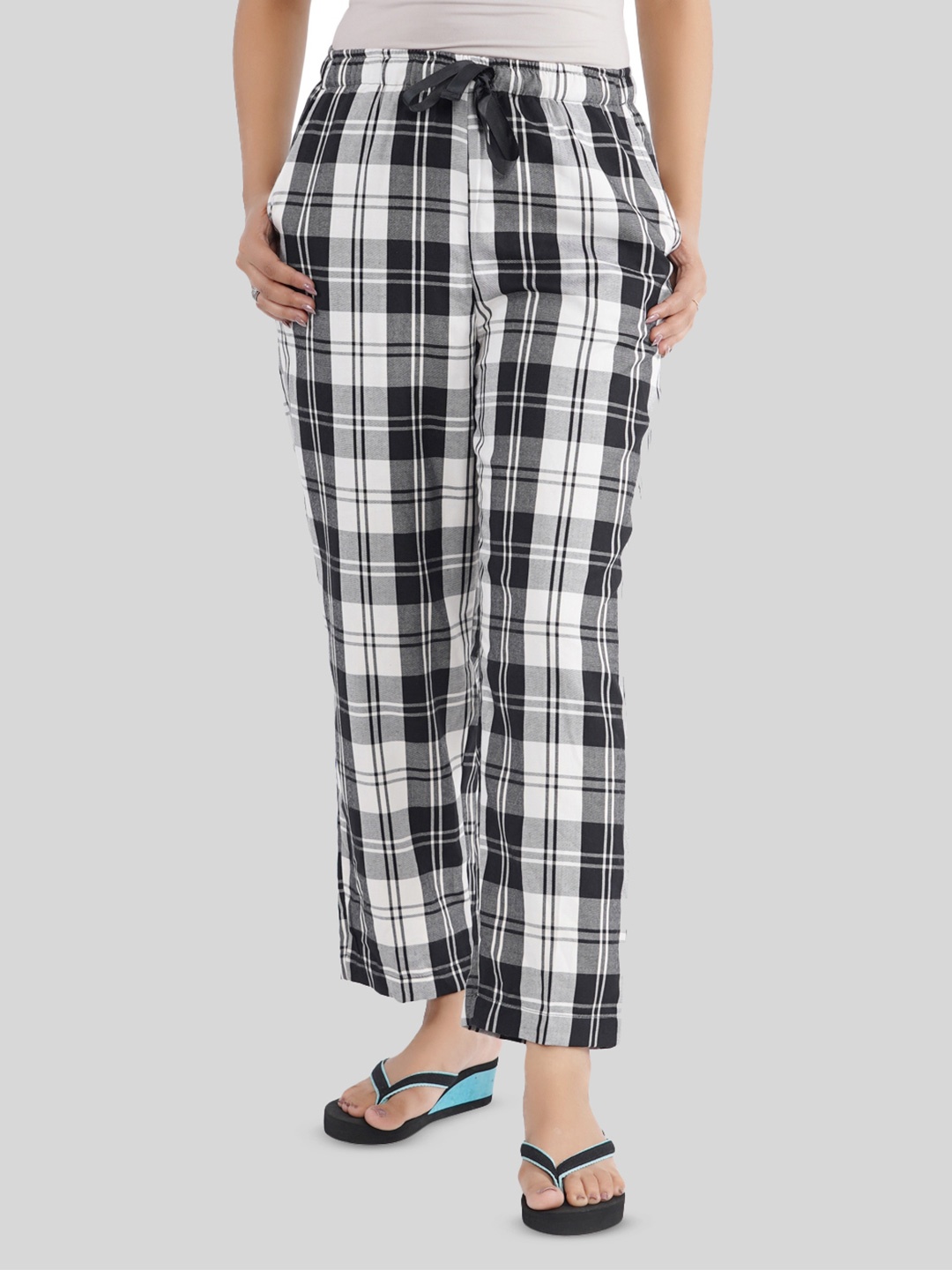 

Style Shoes Women Checked Lounge Pants, Black