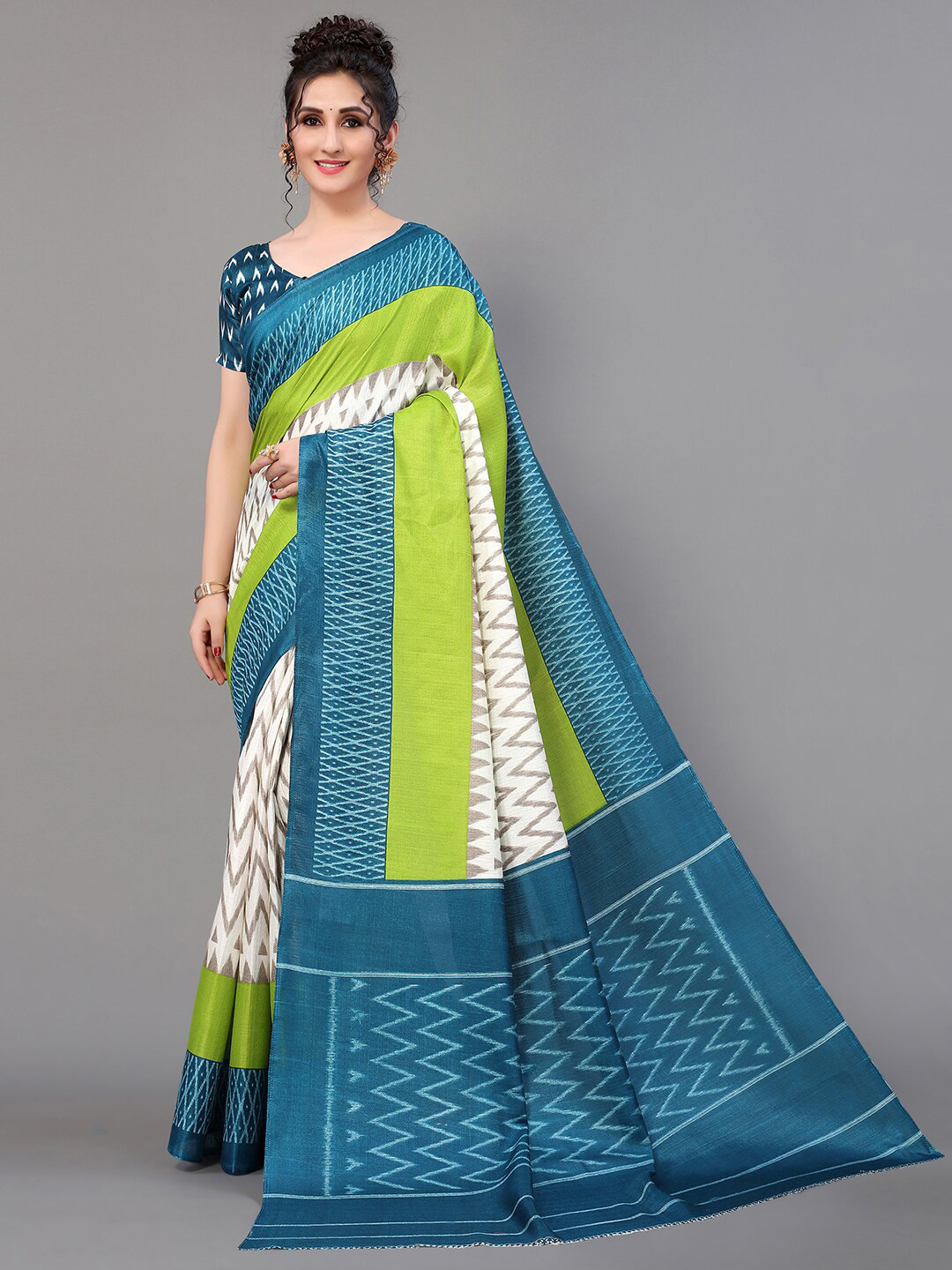 

GORGONE Geometric Printed Silk Blend Saree, Green