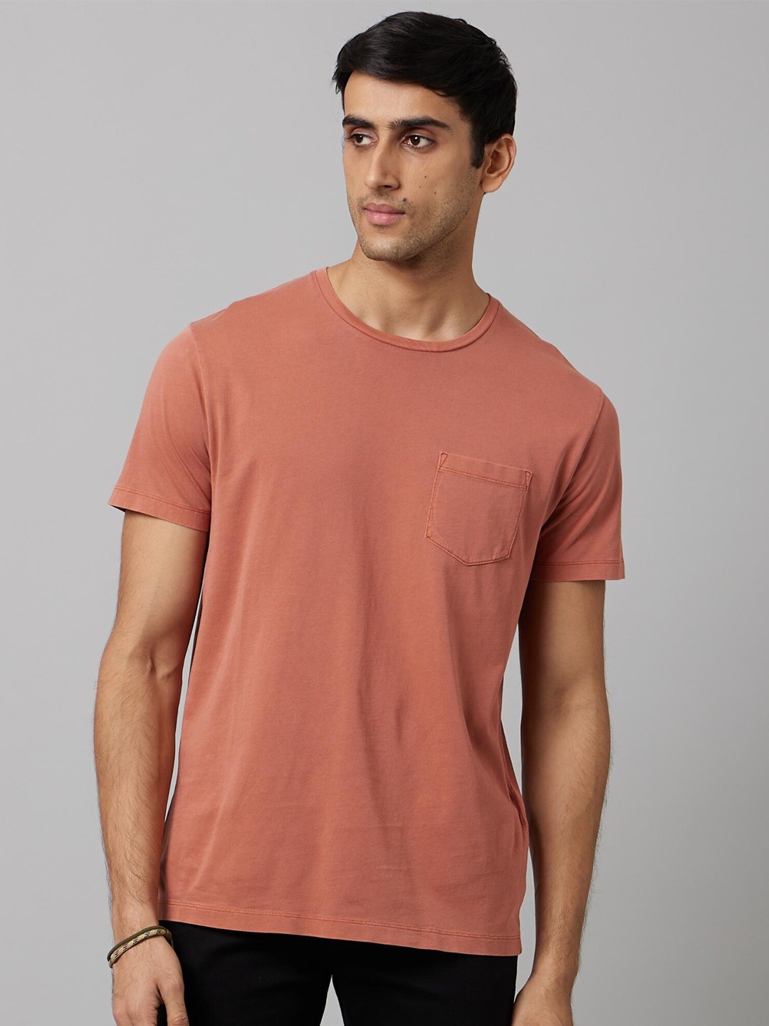

Celio Round Neck Pocket Breathable Cotton T-shirt, Rust
