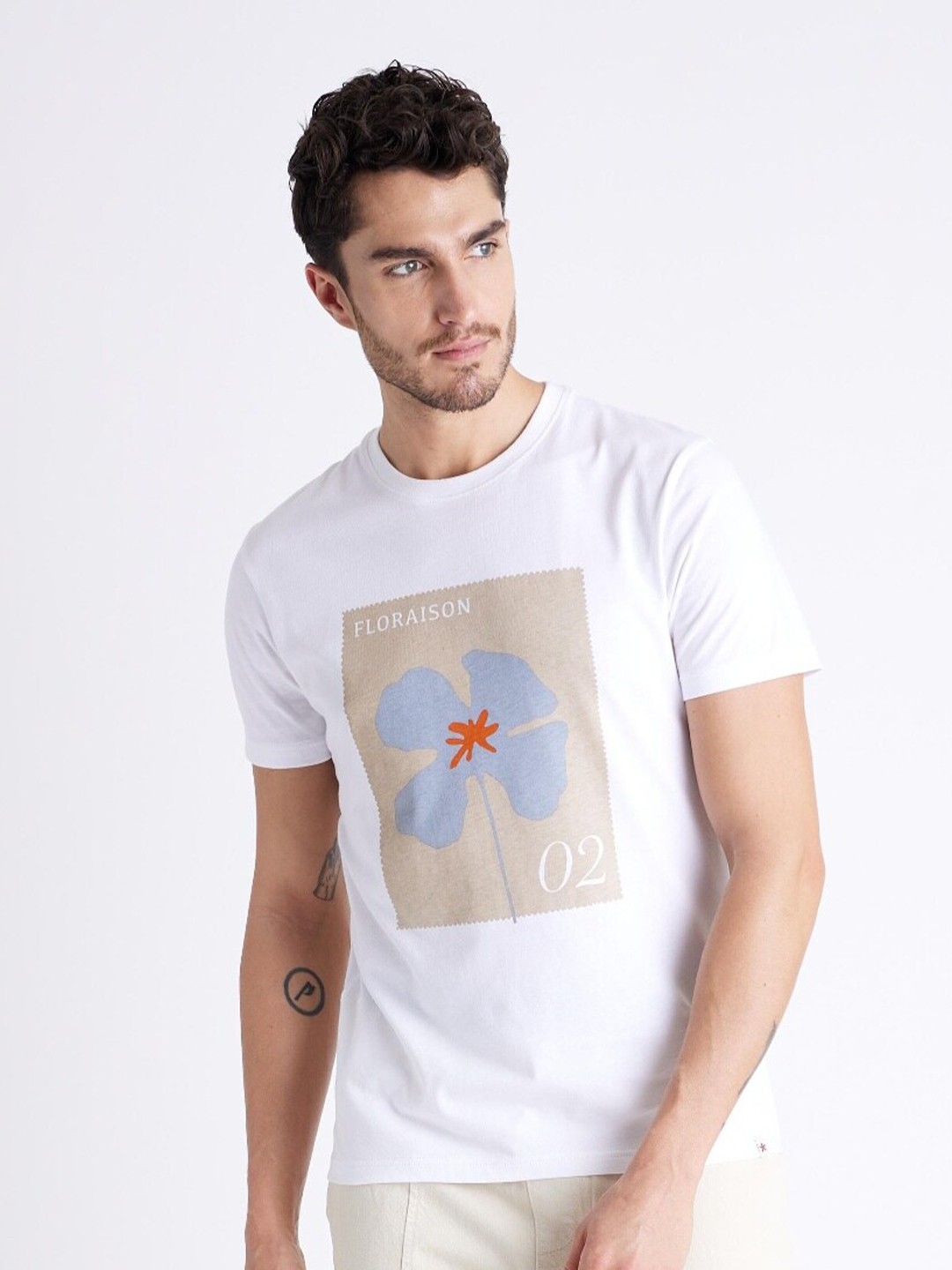 

Celio Graphic Printed Round Neck Short Sleeves Cotton T-shirt, White