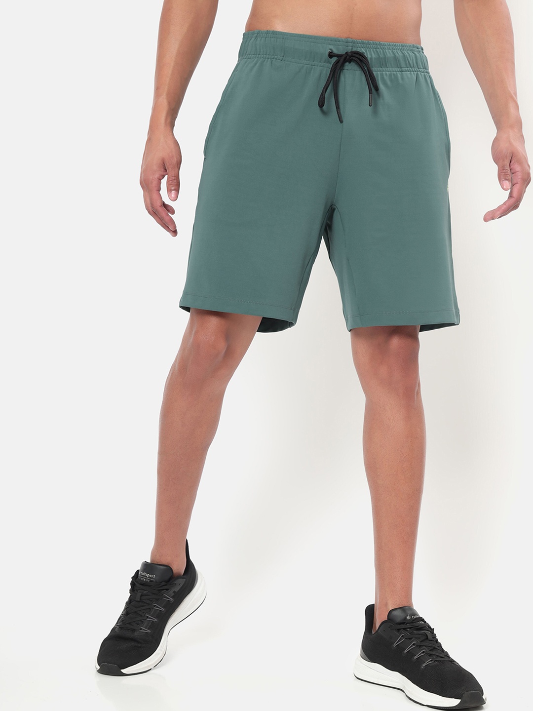 

CULT Men Mid-Rise Above Knee Active Workout Sports Shorts, Green