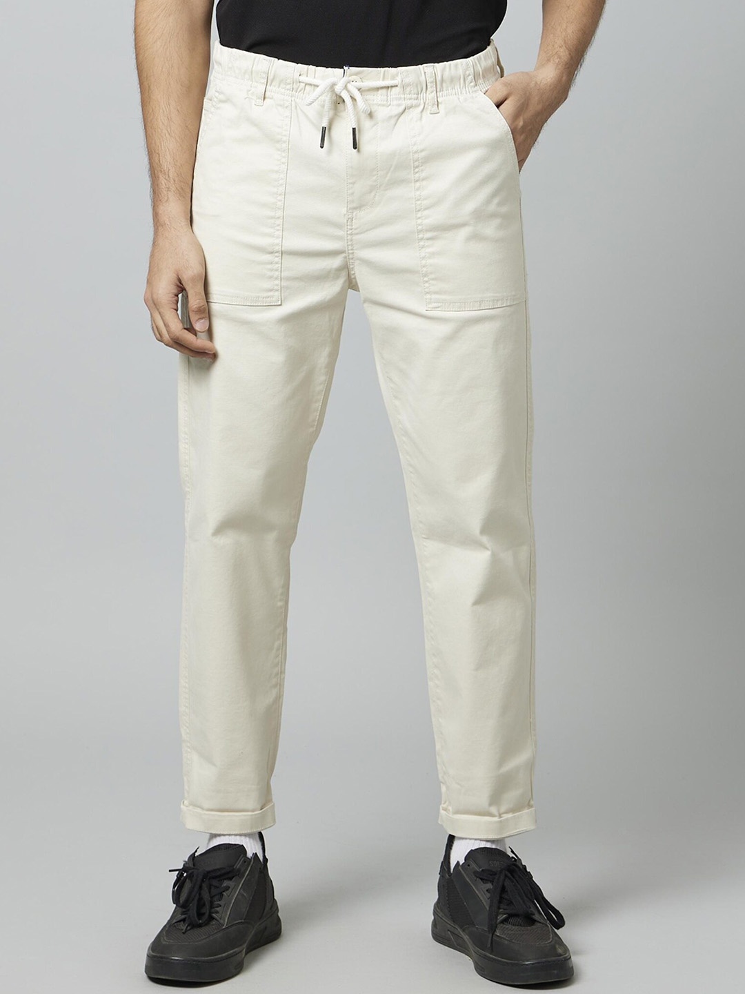 

Celio Men Classic Drawstring Chinos Mid-Rise Trousers, Off white